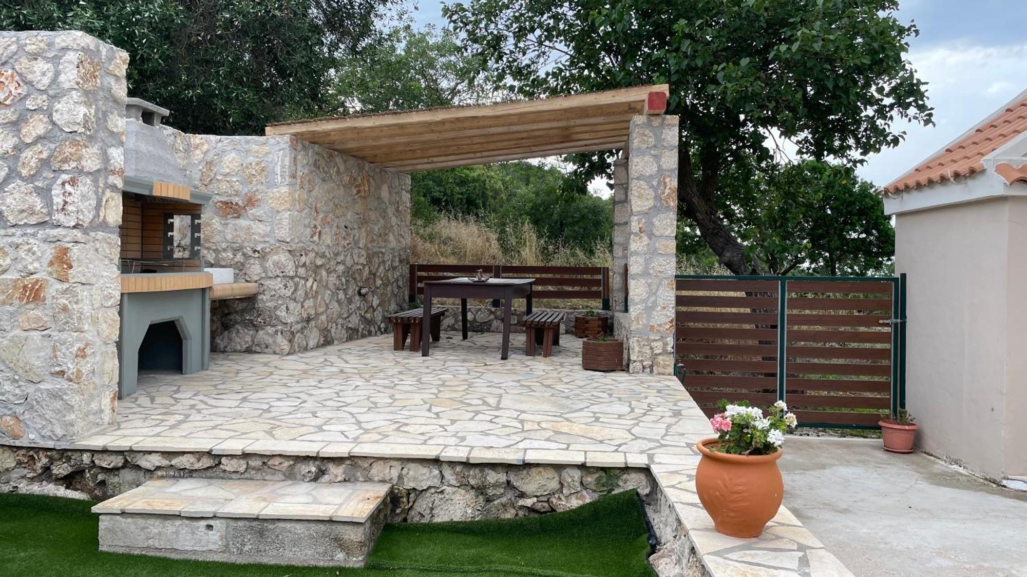 Вилла Koukoutsa House With Swimming Pool Corfu Sokraki Sokrakion Экстерьер фото