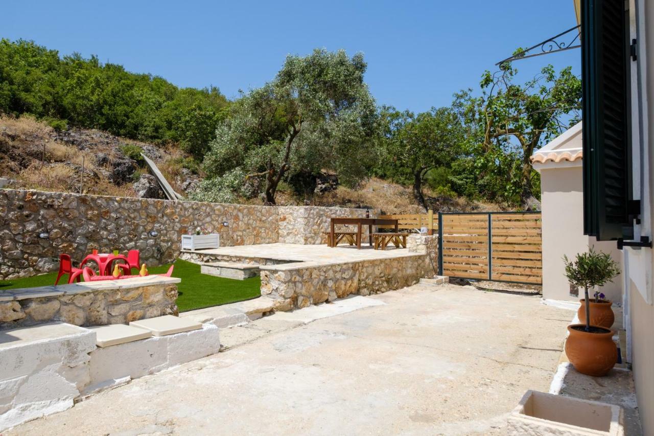 Вилла Koukoutsa House With Swimming Pool Corfu Sokraki Sokrakion Экстерьер фото